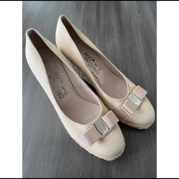 Ferragamo Darly Espadrille Wedge in Beige Canvas Size 9 - Picture 2 of 11